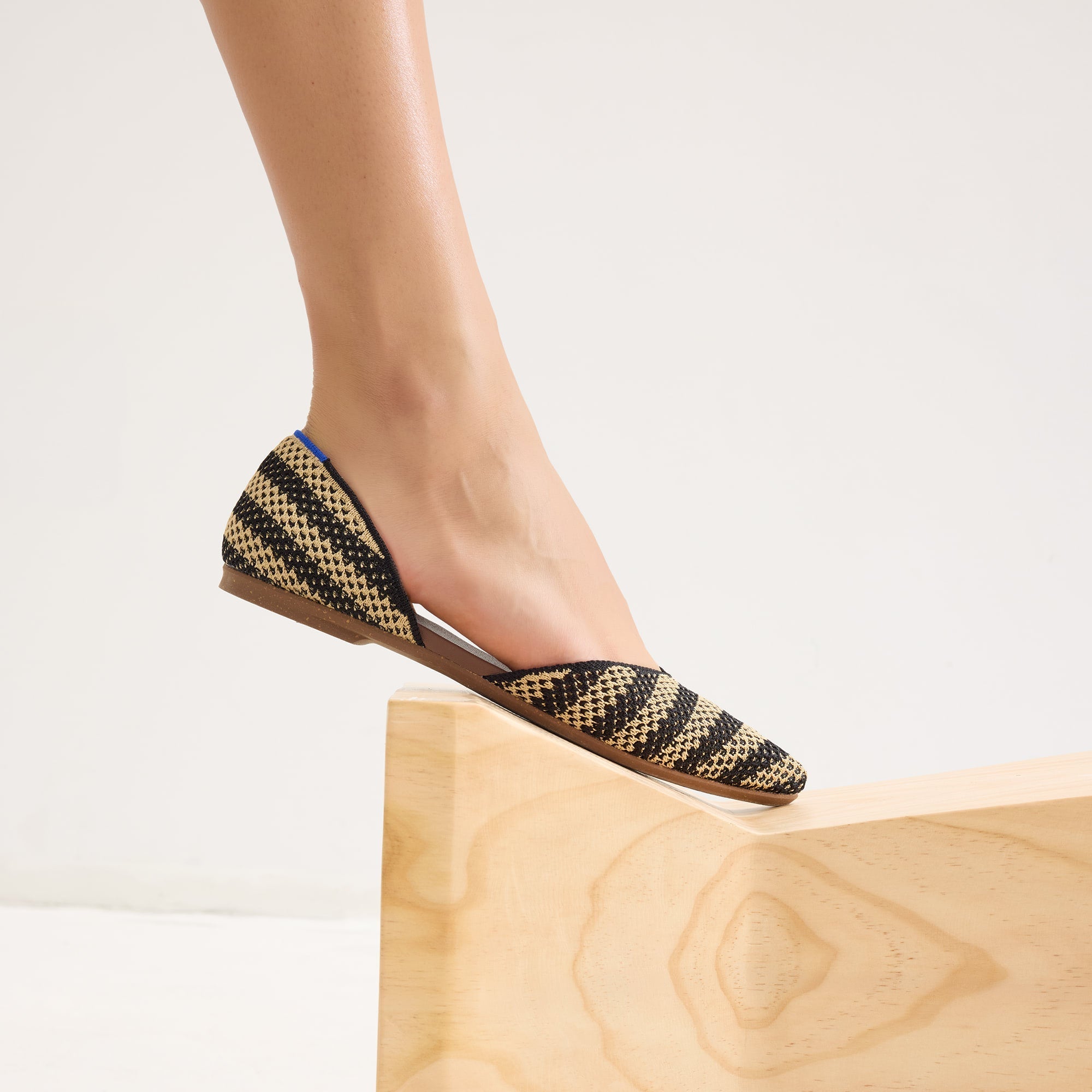 The D'Orsay Point - Shortbread Stripe - Image 2