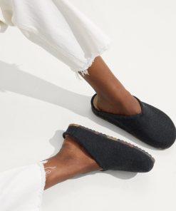 Alternative view of The Casual Clog - Soft Black